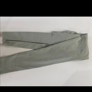 Sea foam Dash style Alo yoga leggings